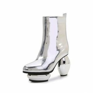Silver semi platform exotic space boots🤍🤍